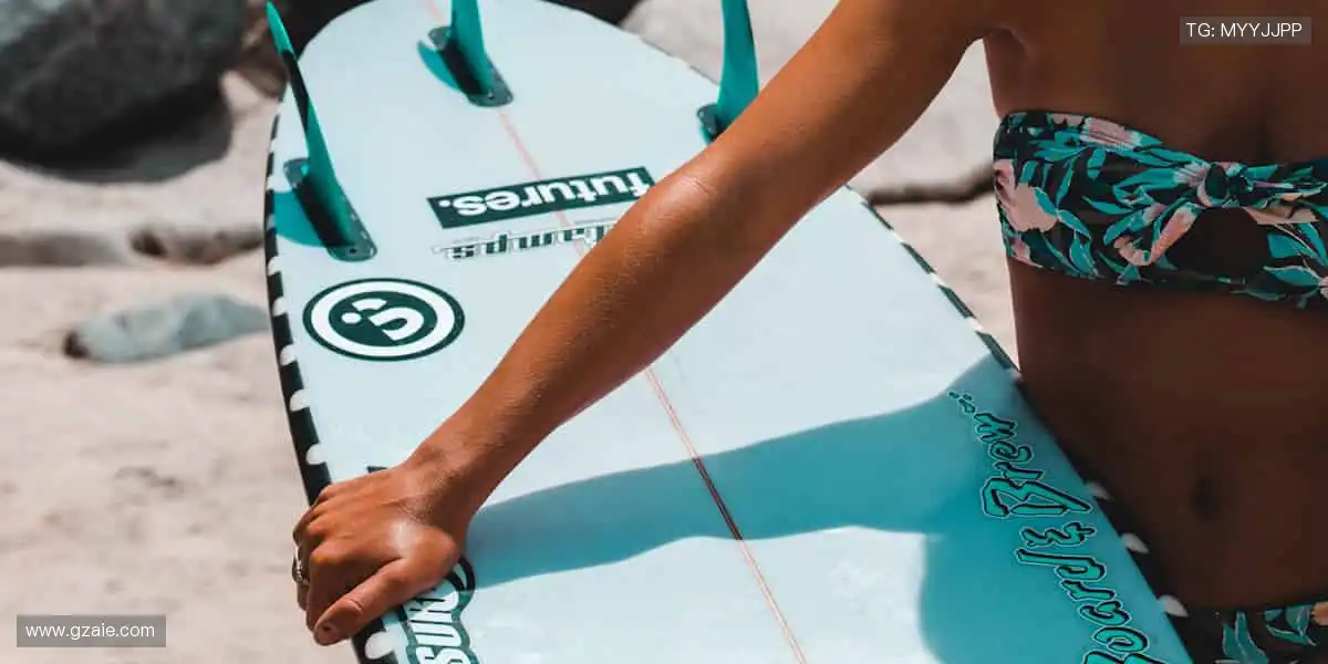 球迷的第二主场，🎯 从球星同款到限量周边，一网打尽你的热爱！